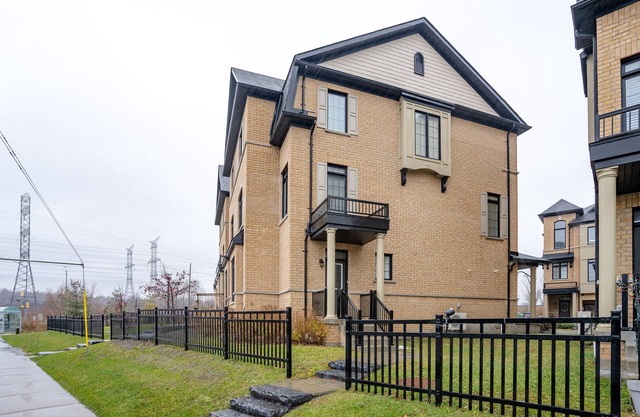NEW Spacious Central Family Townhome 3Bdrm