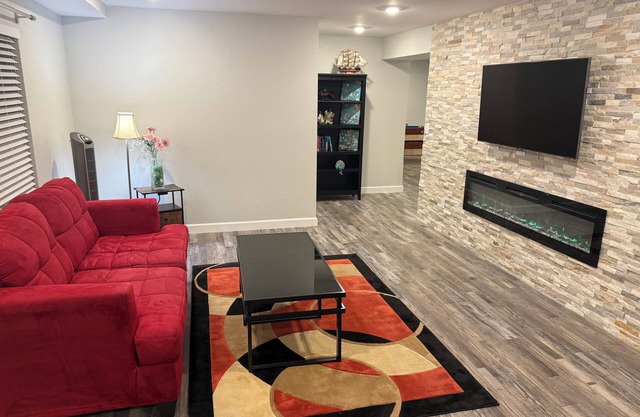 New Spacious Walkout Basement in Parker with Private Entry-Bedrom-Kitchen-Closet