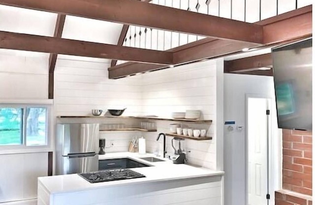 New Stowe remodel, perfect location,many amenities