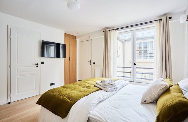 New Studio Center of Paris-bourse