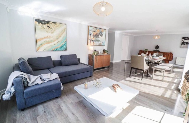 New Stylish 2 BR Flat in Foundry Place