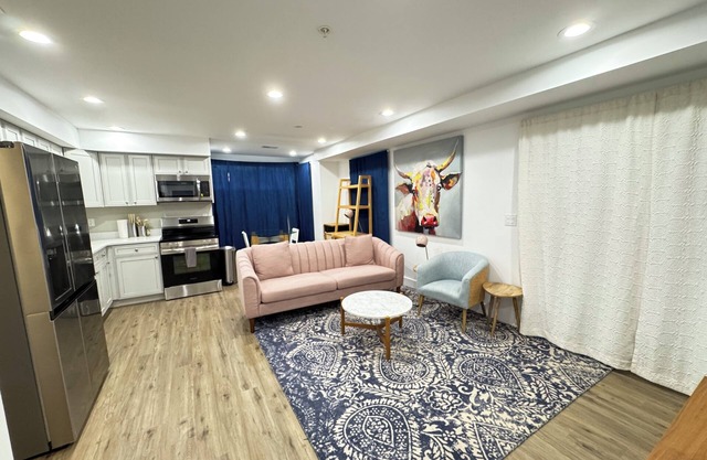NEW Stylish 2BR Apartment in DC with Easy Parking