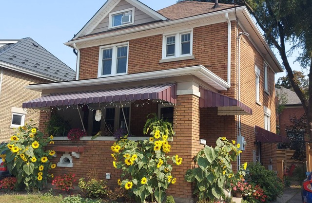 New stylish apartment in century home 5 minutes to everything Downtown Kitchener