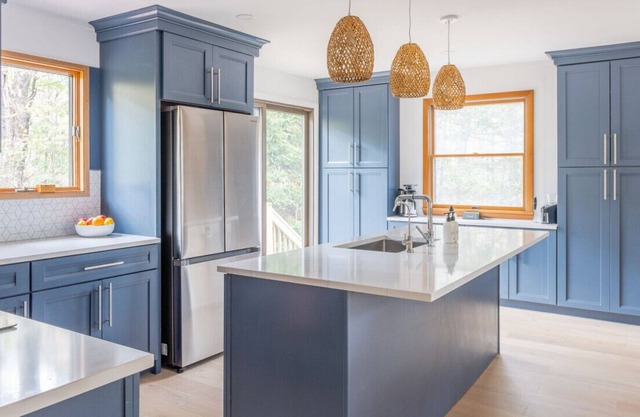 NEW: Sunny & Happy Modern Home in Roscoe!