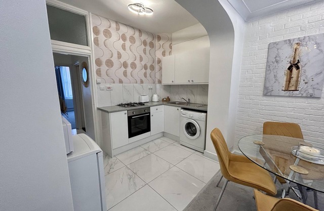 New! Supreme Apartment - Near Tube Station