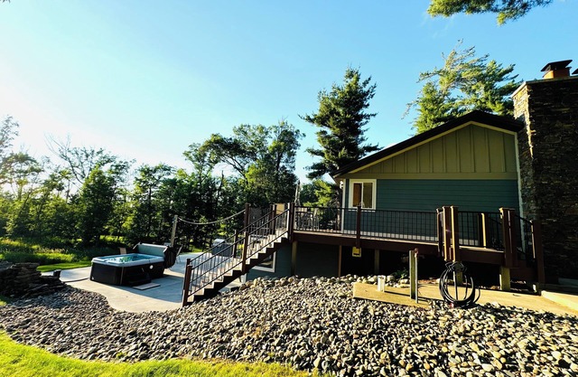 NEW - The Boardwalk on North Long Lake Brainerd with Hot Tub, Pet-Friendly