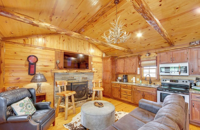 NEW ‘The Deer’ Cabin Peaceful Refuge in East Texas