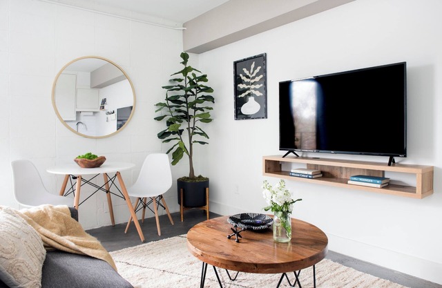 NEW - The Marigold: Private Balcony - Walkable