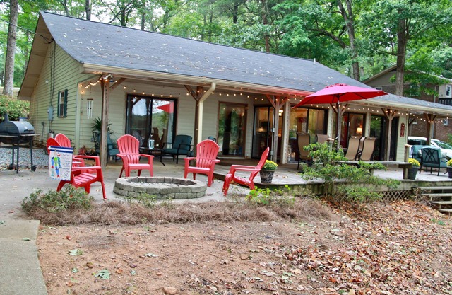 ¡Nuevo en el mercado de alquiler! Lago Hartwell, aguas profundas, conveniente para Clemson!