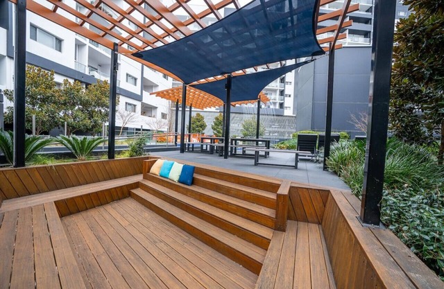 New to VRBO: 2BR/2BA Greenway Apt with Views