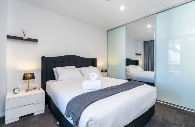 New to VRBO: Park Avenue Apt in the Heart of the City