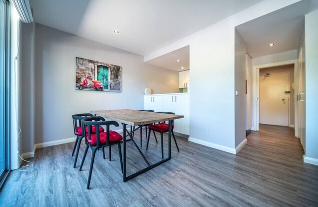 New to VRBO: Cosy contemporary Unit plus sofa bed