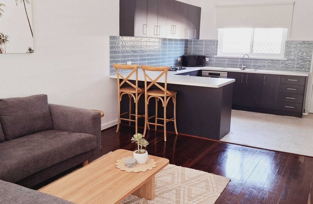 New to VRBO: Inviting Stay in Rockingham City Centre