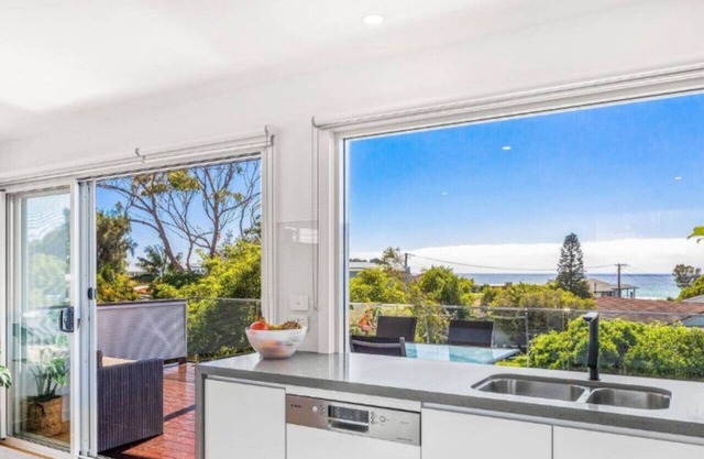 New to VRBO: Lavish Home 4mins to the beach Pet- Friendly House