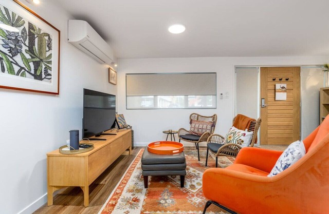 New to VRBO: Modern Home: Conveniently Close to Hospitals