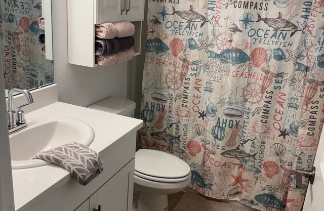 New townhome, corner lot overlooking park