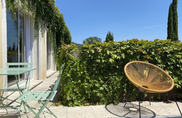 NEW: Townhouse with garden & private swimming pool