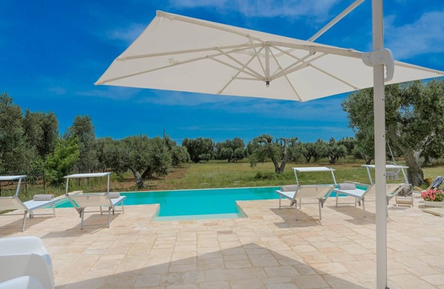 New Trullo Delori with Infinity Pool