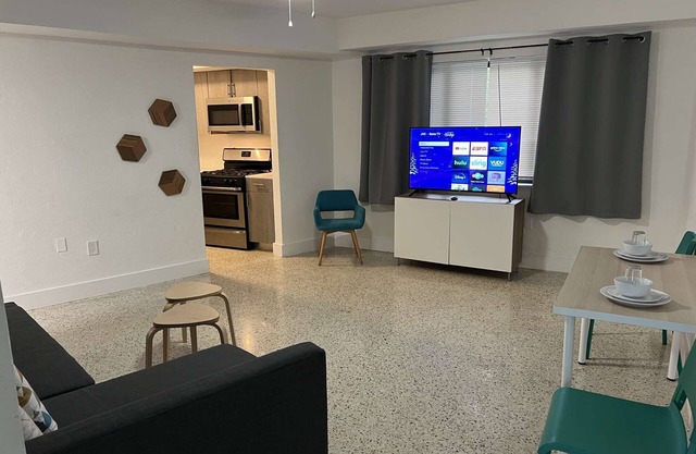 ✨New Two Bedroom plus Free Parking