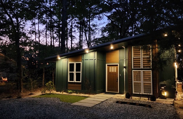 New, unique custom-built cottage, between Savannah and Tybee Island.
