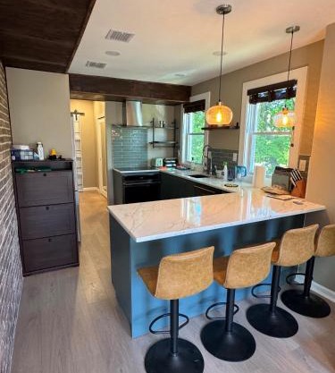 NEW! Urban Oasis, Chic 3-BR 2-BA Corner Unit, Steps Away from NYC!