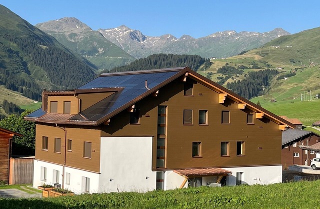 New vacation apartment in the middle of the SkiArena Andermatt Sedrun with indoor golf course