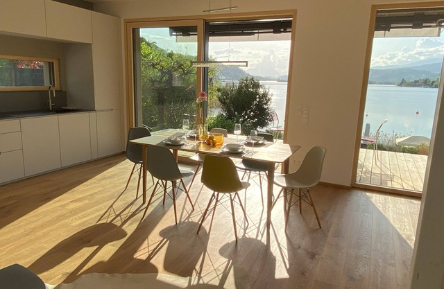 *New* Villa Über-See with private lake access
