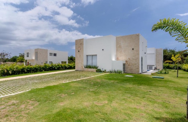 New villa by the beach!