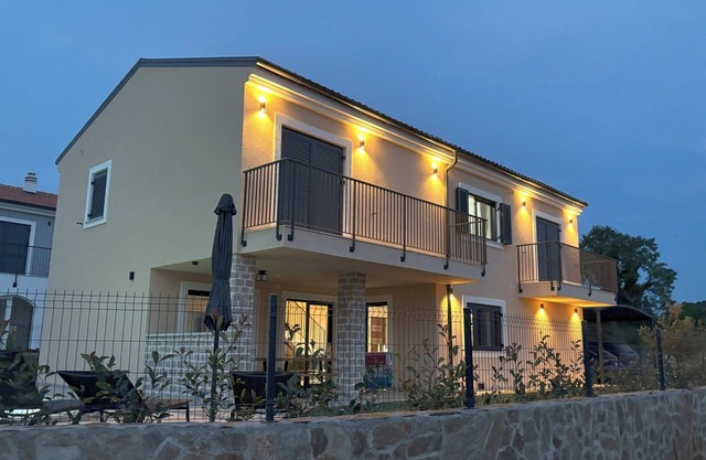 New villa for 8 people in Višnjan near Poreč