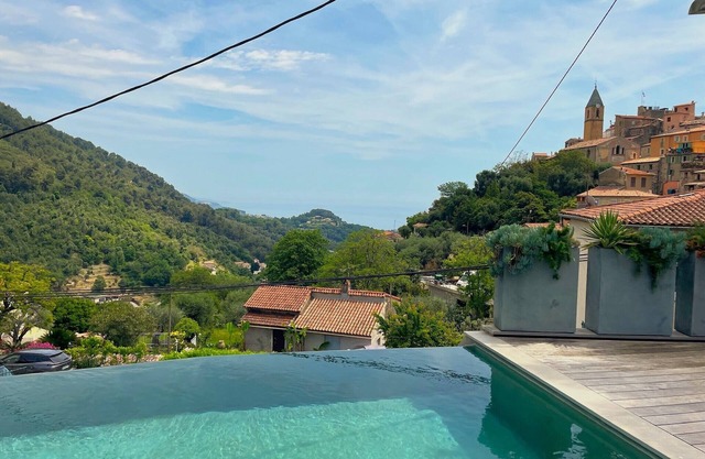 NEW: villa 'La Gorbianne': 4bed, 10pers, swimming pool, pétanque, billiards, garden