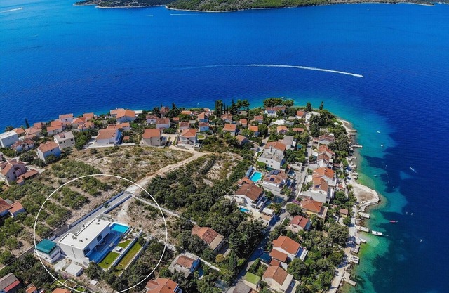 NEW! Villa Paloma Blanca 4-bedroom villa with sea views
