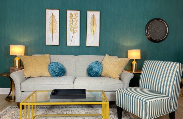NEW w/ King Bed Near Tennis Center & Berry College