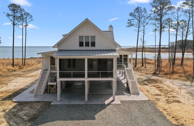 NEW Waterfront Cottage in pleasant Kilmarnock with Views of Bay and Sandy Beach