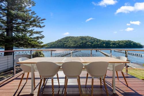 New Waterfront Escape with Private Jetty