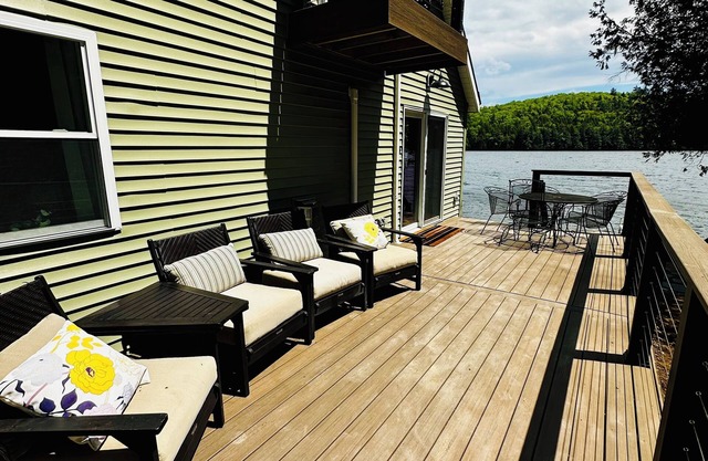 NEW water’s edge lake house on Cold Stream