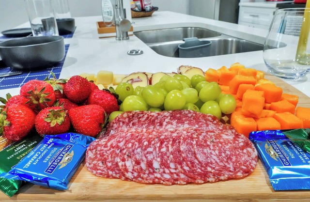 Perry Ave Penthouse, 5 Mins to DWTN, WiFi, Grill, Family Games Professionally Ma