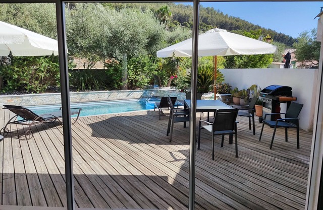 New.weekly rental villa with swimming pool
