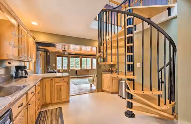 NEW! White Mountains View Escape