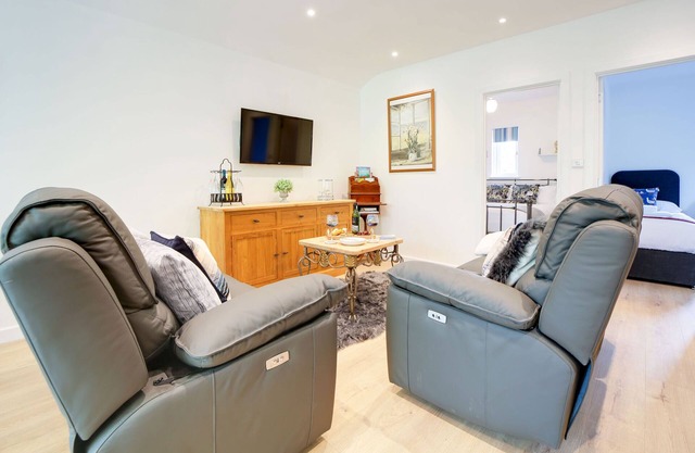 New with special offers - Purrfect Retreat sleeps 4+dogs