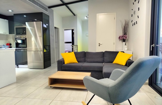 New, Yianna's Modern Central home at Chania Koum kapi area!!
