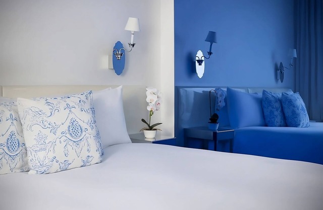 New York Botanical Garden Tour! 2 Pet-friendly Suites with Living Room!