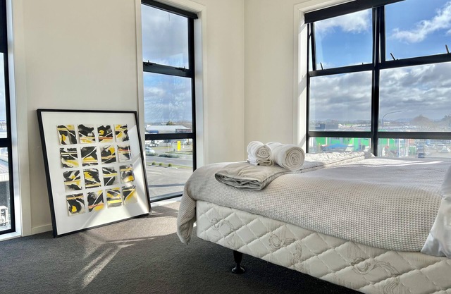 New York style apartment in the Heart of Hamilton