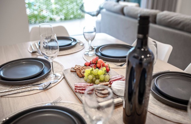 Newcombe Port Apartment