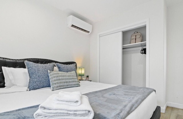NewCozy Private House DTLA/Hollywood/1 King Bed,1B