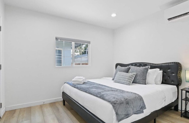 NewCozy Private House DTLA/Hollywood/1 King Bed,1B