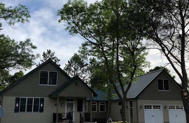 Nueva construcción 5BR, 5BA casa en Ann Lake