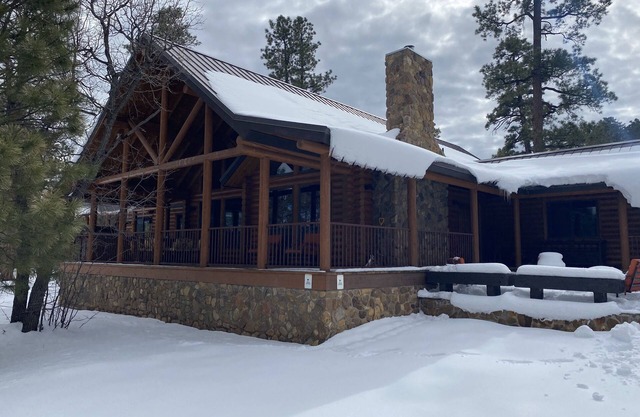 NEWER, LUXURY, Solid LOG CABIN on Secluded 10 ACRES in Northern AZ🍁🍂🌲