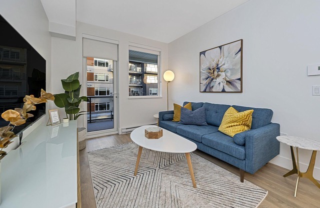 New Sidney Condo - 2 Blocks to the Ocean