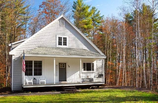 Newfound Lake Home w/ private beach access;snowmobile trails & local attractions