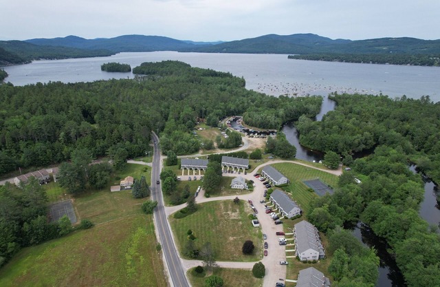 Newfound Lakeside Retreat. Newly remodeled & only steps to Wellington State Park